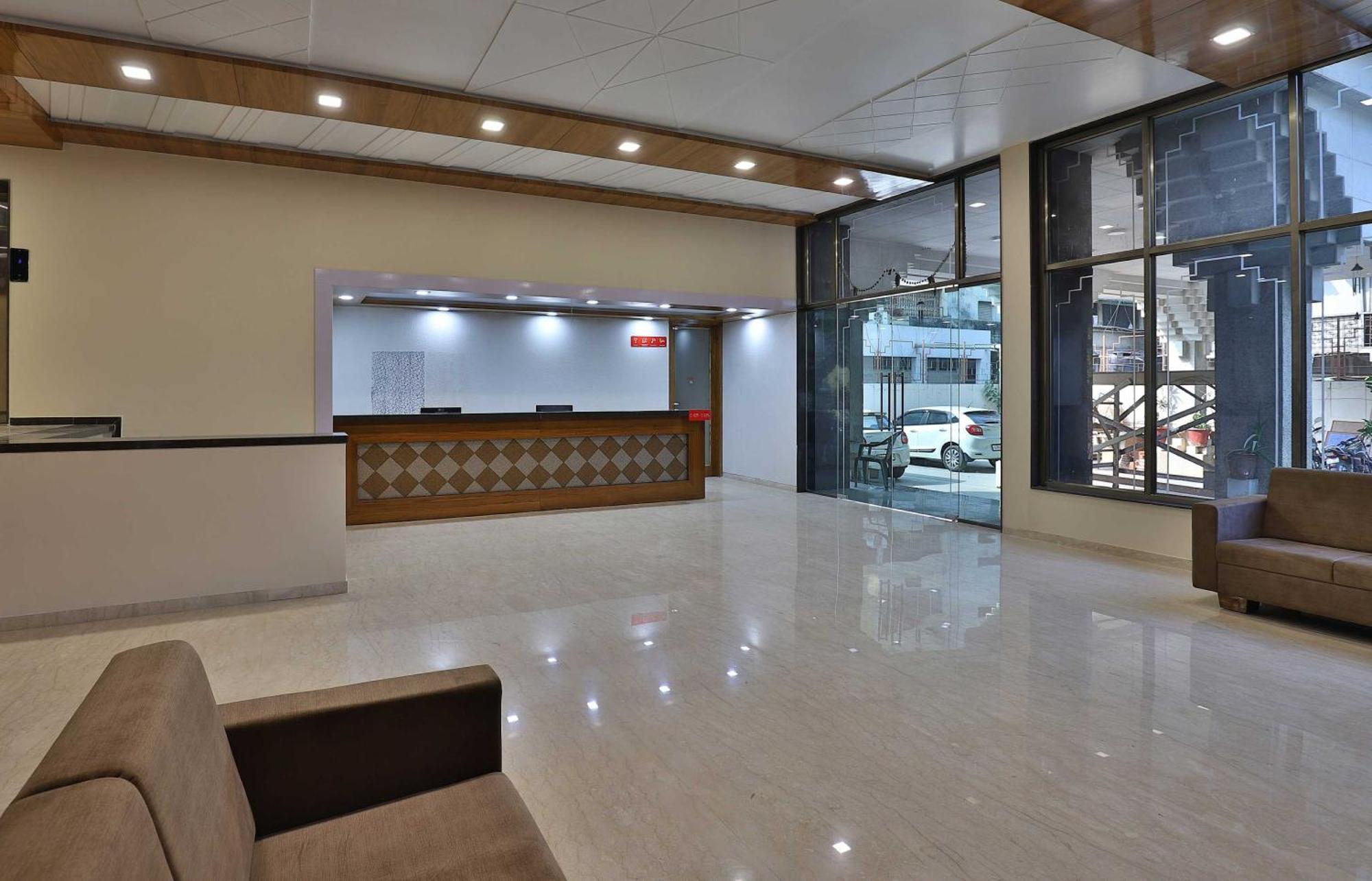 Collection O Panchsheel Hotel Vadodara Exterior photo