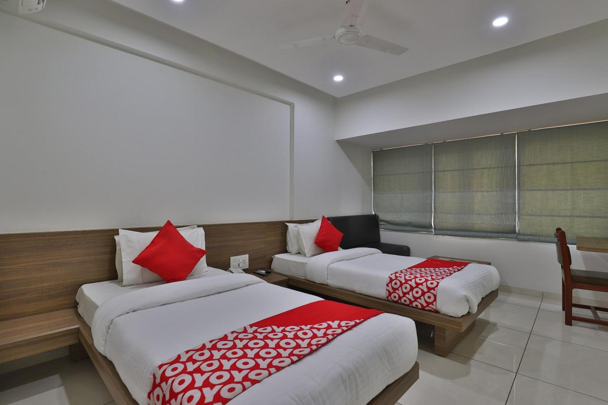 Collection O Panchsheel Hotel Vadodara Exterior photo